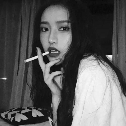 抽烟女爱豆爆料视频网盘,网盘视频爆料背后的真相  第2张